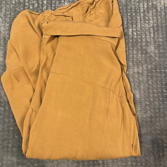 Forever 21 Mustard Yellow Casual Button Up - Picture 4 of 4